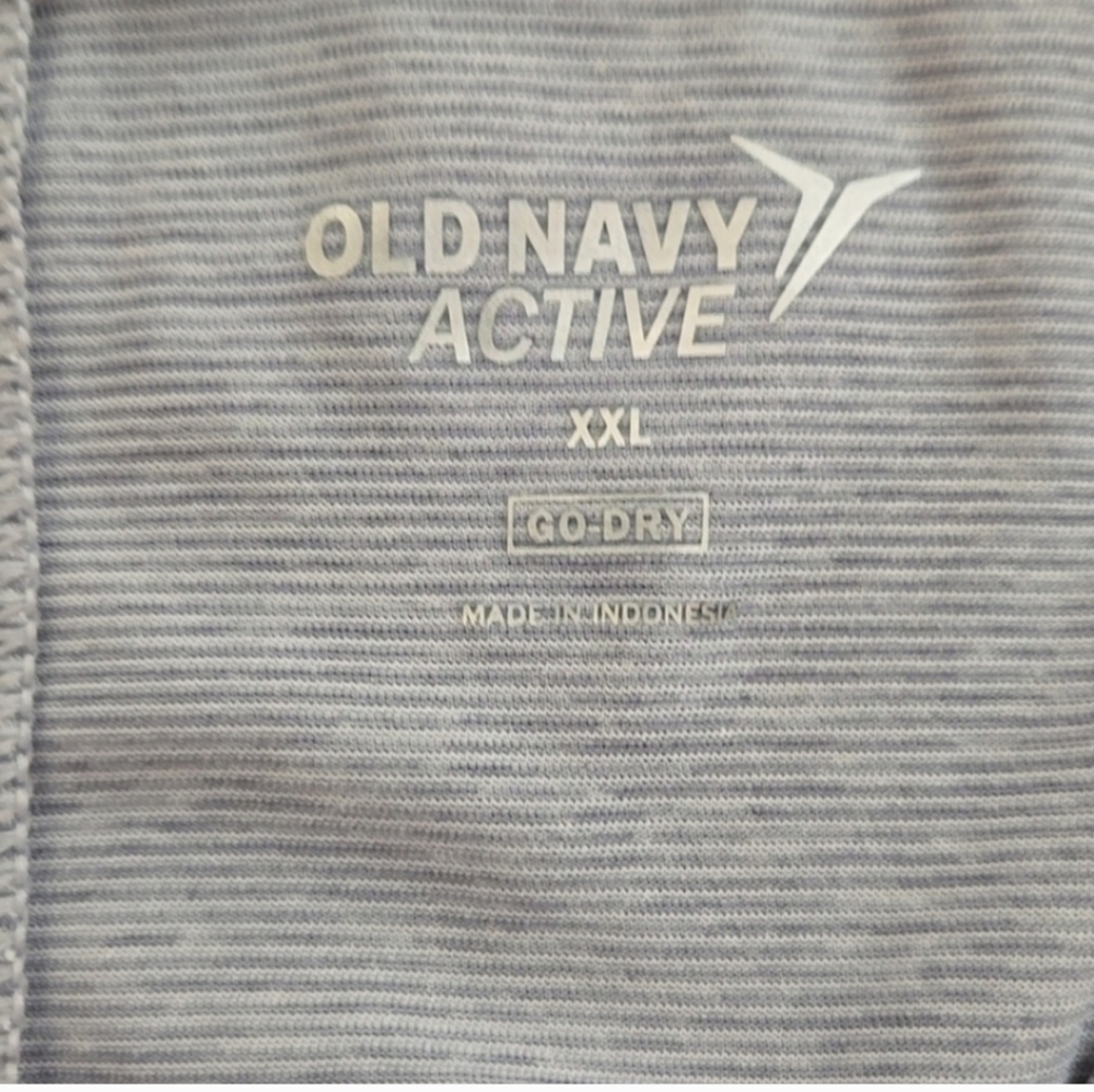 Women's Old Navy Active Short Sleeve Top - Picture 2 of 4